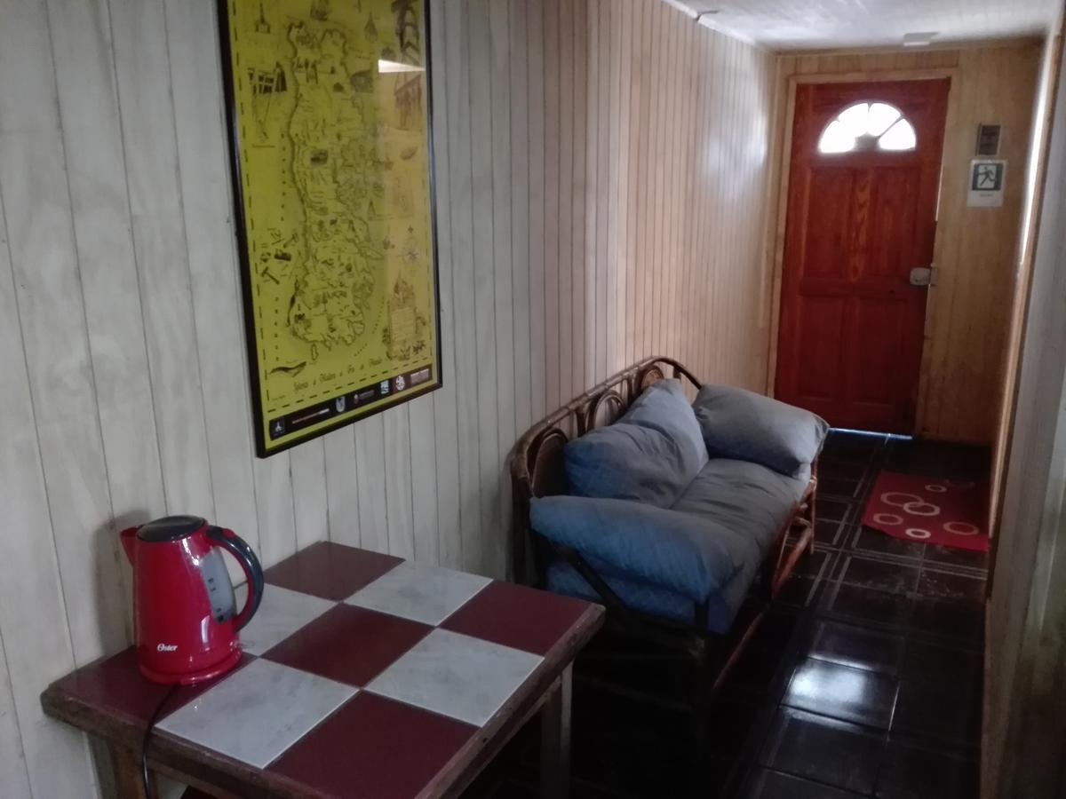 Hospedaje Los Calafates Ancud Exteriör bild