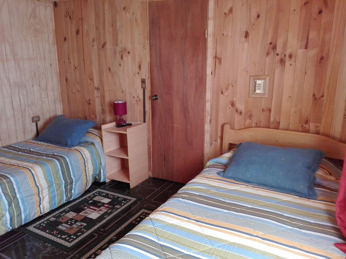 Hospedaje Los Calafates Ancud Exteriör bild